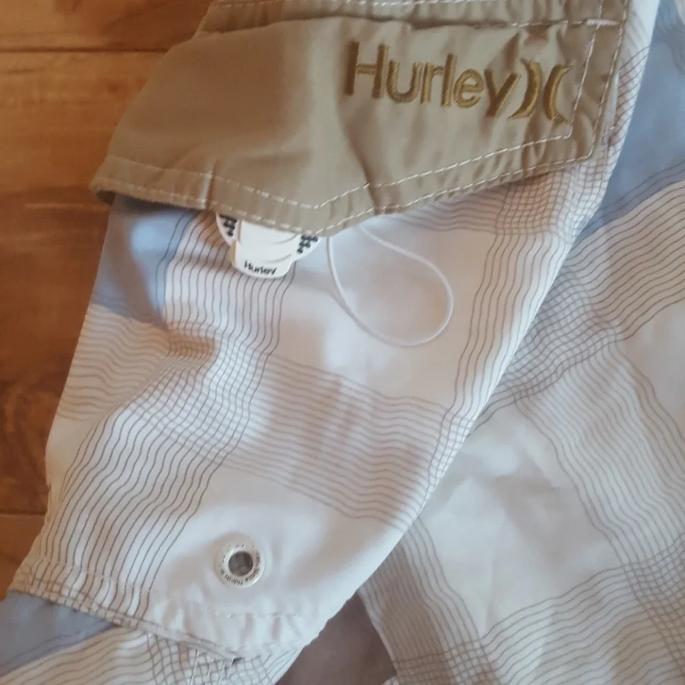Hurley swim shorts fit mens size 34